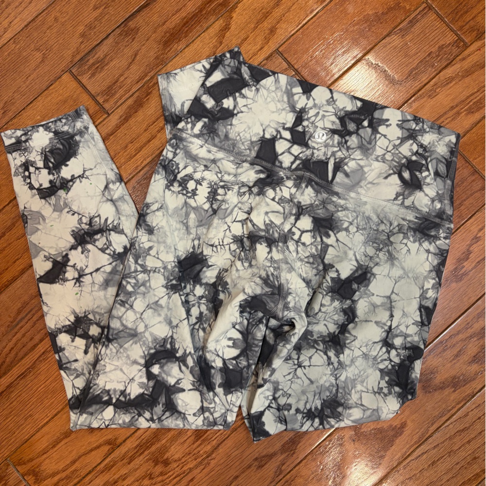 Lululemon Align™ High-Rise Pant 25" Black and White Diamond Dye Leggings
